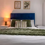 Nyaraló 2br Townhouse & Parking, Spring *