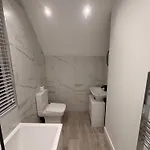 Boutique Mcr With Games Table, Sleeps 9 Дом отдыха *