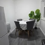 Spacious 3br With Free Parking Ideal For Business & Contractor Sleeps Up To 6 Casa vacanze Manchester