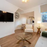 Tatil Evi Goulder House- Close To Motorway & Co-Op Live *