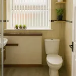 Spacious 3-bed House With Private Yard *