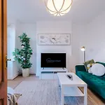 Free Park Stunning 3bedroom In *