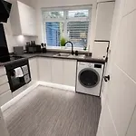 Game Zone, Trafford Centre Nearby, Sleeps 8 *