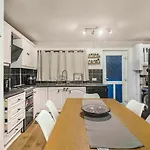 Guestready - Cozy 3-bedroom In Droylsden
