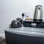 Etihad Coop Arena Centre Penzion