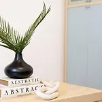 Entire House With Two Self-contained Flats Манчестер