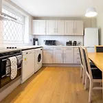 3-bed Didsbury M20 Parking Long *