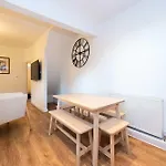 Goulder House- Close To Motorway & Co-Op Live Manchester