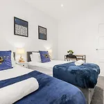 5br Contractor Hub - Free Parking - 20 Percent Off Monthly Manchester