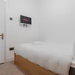 Prázdninový dům Exotic 4bd, Etihad, Coop Arena - Tv In And Outdoor Dining