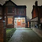 別荘 Large Luxury 4 Bedroom With Parking