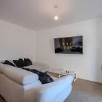 Modern 2-bed In Swinton By Mcpi Hosting, Perfect For Families & Contractors Ferienhaus Manchester