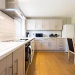 3-bed Didsbury M20 Parking Long Манчестер