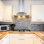 Tatil Evi Goulder House- Close To Motorway & Co-Op Live Manchester