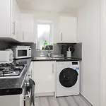 Stunning 2br House In Near Etihad And Coop Arena * Manchester