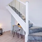 Ferienhaus Stylish 2br House For 4 In With Parking