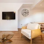 Goulder House- Close To Motorway & Co-Op Live *