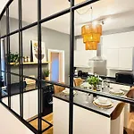 Дом отдыха 3br House Near Old Trafford With Games Sleeps 8