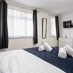 Stunning 2br House In Near Etihad And Coop Arena * Manchester