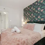 E-haven - Etihad-coop Live-free Parking-pool Table