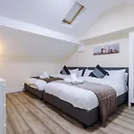 Sleeps 13, Free Parking, Near Etihad & C0-0p Live, 4br בית נופש מנצ'סטר