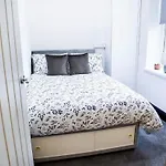 Cosy Luxe With Fresh Bakes