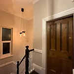 Large Luxury 4 Bedroom With Parking Tatil Evi Manchester