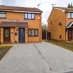 Дом отдыха Stylish 2br House For 4 In With Parking *