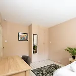 別荘 3-bed Didsbury M20 Parking Long