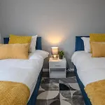 Nyaraló Modern 3br House - Quiet Clifton Area