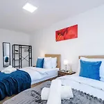 Дом отдыха Pearl Reside - Sleeps 5, Free Parking & 5 Mins Centre Манчестер