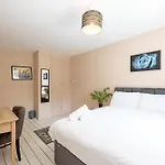 3-bed Didsbury M20 Parking Long Манчестер