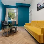 Exotic 4bd, Etihad, Coop Arena - Tv In And Outdoor Dining