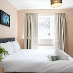 3-bed Didsbury M20 Parking Long