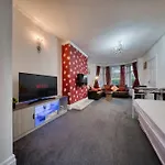 Modern 3br Sleeps 7 Parking Hébergement de vacances Manchester