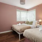 E-haven - Etihad-coop Live-free Parking-pool Table *