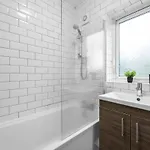 The Vibe & Play Hangout - Hot Tub Retreat Manchester