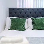 3 Bedroom Town House - Etihad Stadium - Free Parking * マンチェスター