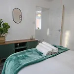 Modern 3br House - Quiet Clifton Area *