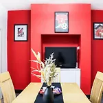 Cosy Luxe With Fresh Bakes Ferienhaus