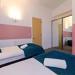 Spacious Escape On - Parking - Garden *
