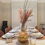 Massive And Stylish 5 Bed House - Sleeps 13 - Free Parking