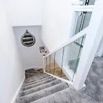 Stylish 2br House For 4 In With Parking Ferienhaus Manchester