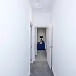 3 Bedroom Town House - Etihad Stadium - Free Parking * マンチェスター