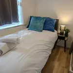 Modern 3br House - Quiet Clifton Area