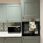 Large Luxury 4 Bedroom With Parking * マンチェスター