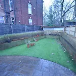 Cosy 2bdr House With Driveway Near * Manchester