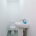 Pearl Reside - Sleeps 5, Free Parking & 5 Mins Centre * Манчестер