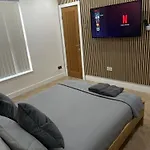 بيت ضيافة Hendham - Near Etihad Stadium, Coop Live Arena, National Cycling Centre & 24 Hour Asda مانشستر