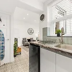 Hébergement de vacances 5br Contractor Hub - Free Parking - 20 Percent Off Monthly *